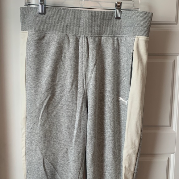 Puma grey and cream striped joggers, size Large - Picture 2 of 11